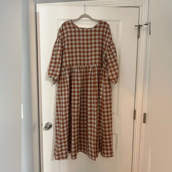 Tradlands dress - Picture 2 of 3